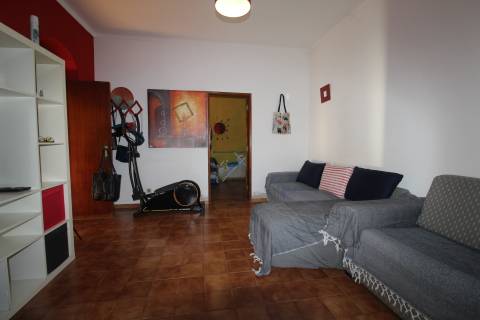 Moradia com garagem e espaço exterior no Monte Francisco