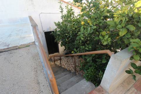 Moradia com garagem e espaço exterior no Monte Francisco