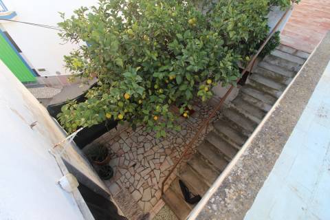 Moradia com garagem e espaço exterior no Monte Francisco