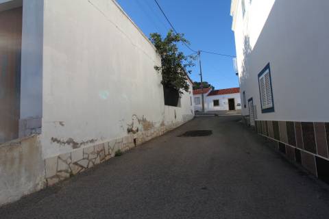 Moradia com garagem e espaço exterior no Monte Francisco