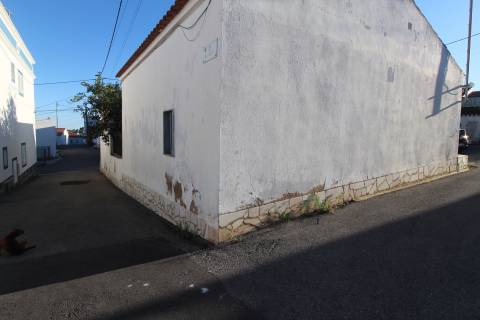 Moradia com garagem e espaço exterior no Monte Francisco