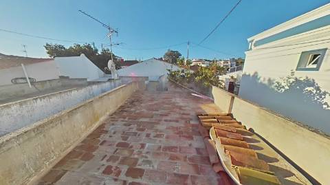 Moradia com garagem e espaço exterior no Monte Francisco