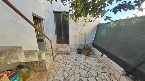 Moradia com garagem e espaço exterior no Monte Francisco