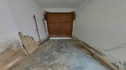 Moradia com garagem e espaço exterior no Monte Francisco