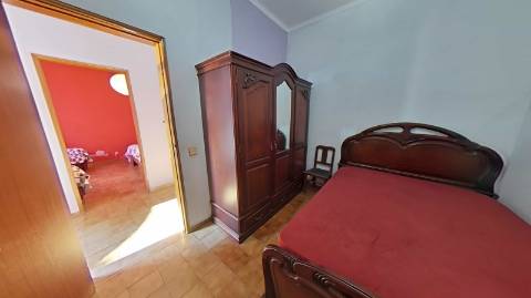 Moradia com garagem e espaço exterior no Monte Francisco