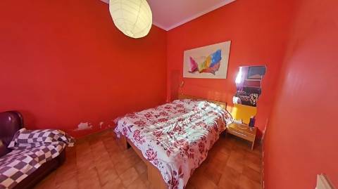 Moradia com garagem e espaço exterior no Monte Francisco