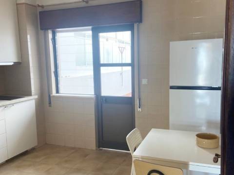Apartamento T1 para arrendamento de Outubro a Maio