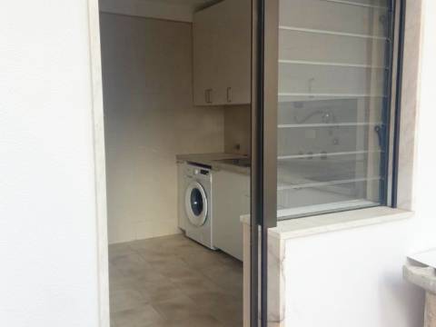 Apartamento T1 para arrendamento de Outubro a Maio