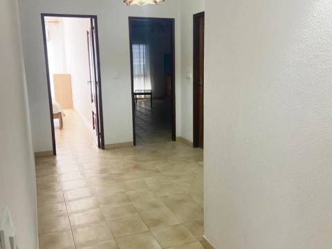 Apartamento T1 para arrendamento de Outubro a Maio