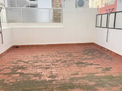 Apartamento T1 para arrendamento de Outubro a Maio