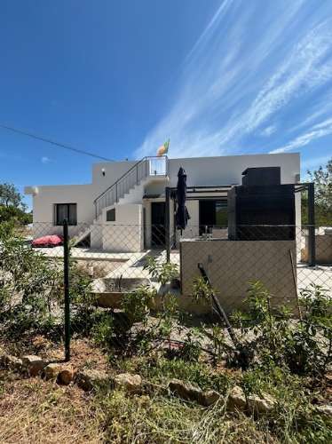 Moradia V2 para arrendamentos de Inverno situada no campo