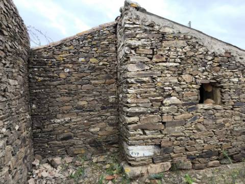 RUINA PARA RECONSTRUIR - VISTA MAR - COM LOGRADOURO - EM VALE DE EBROS - FAZ FATO - CONCEIÇÃO DE TAVIRA - ALGARVE