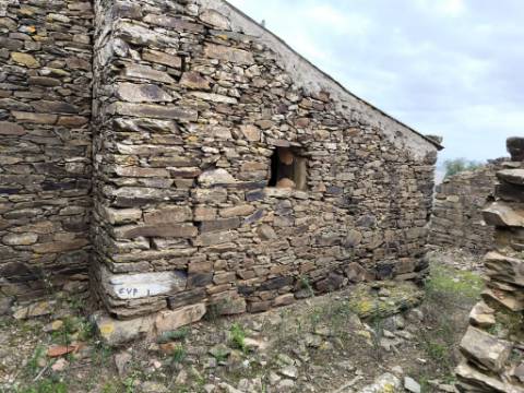 RUINA PARA RECONSTRUIR - VISTA MAR - COM LOGRADOURO - EM VALE DE EBROS - FAZ FATO - CONCEIÇÃO DE TAVIRA - ALGARVE