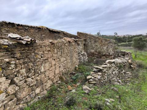 RUINA PARA RECONSTRUIR - VISTA MAR - COM LOGRADOURO - EM VALE DE EBROS - FAZ FATO - CONCEIÇÃO DE TAVIRA - ALGARVE