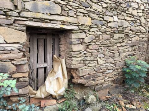 RUINA PARA RECONSTRUIR - VISTA MAR - COM LOGRADOURO - EM VALE DE EBROS - FAZ FATO - CONCEIÇÃO DE TAVIRA - ALGARVE