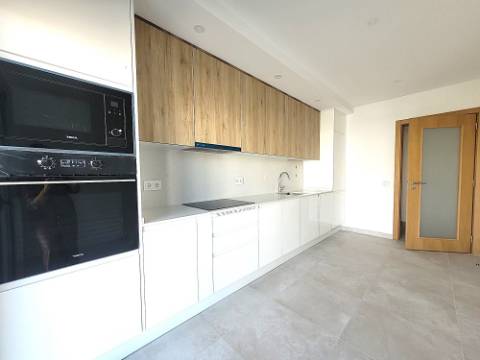 Apartamento T2 no centro de Armação de Pera a um passo da praia!