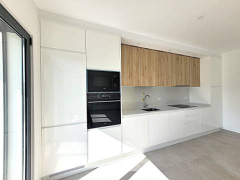 Apartamento T2 no centro de Armação de Pera a um passo da praia!