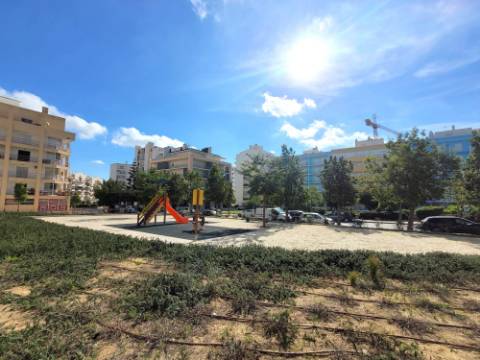 Apartamento T2 no centro de Armação de Pera a um passo da praia!