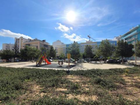 Apartamento T2 no centro de Armação de Pera a um passo da praia!