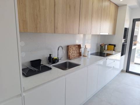 Apartamento T2 no centro de Armação de Pera a um passo da praia!