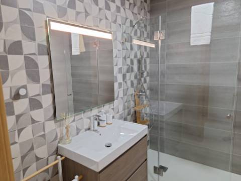 Apartamento T2 no centro de Armação de Pera a um passo da praia!