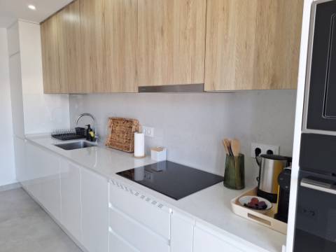 Apartamento T2 no centro de Armação de Pera a um passo da praia!