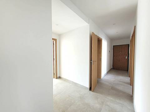 Apartamento T2 no centro de Armação de Pêra