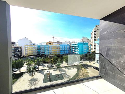 Apartamento T2 no centro de Armação de Pêra