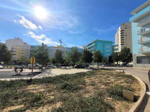 Apartamento T2 no centro de Armação de Pêra