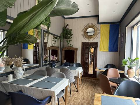 Restaurante com explanada para Trespasse em zona nobre de Olhão