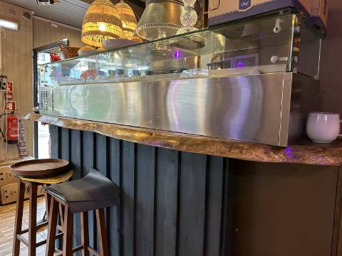 Restaurante com explanada para Trespasse em zona nobre de Olhão