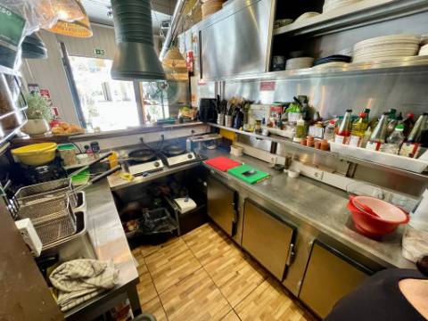 Restaurante com explanada para Trespasse em zona nobre de Olhão