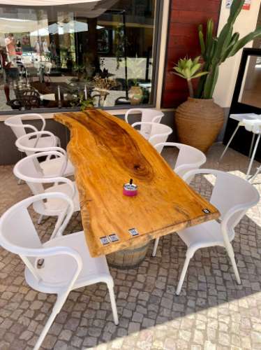 Restaurante com explanada para Trespasse em zona nobre de Olhão