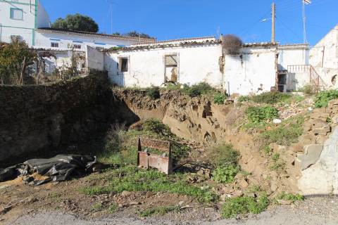 Ruína com projecto aprovado e com vista rio