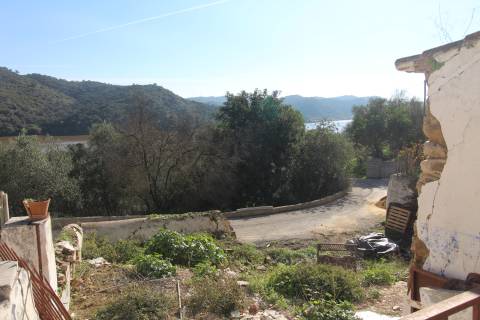 Ruína com projecto aprovado e com vista rio