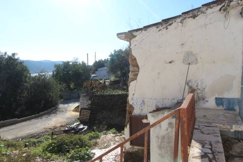 Ruína com projecto aprovado e com vista rio