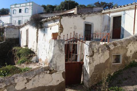 Ruína com projecto aprovado e com vista rio