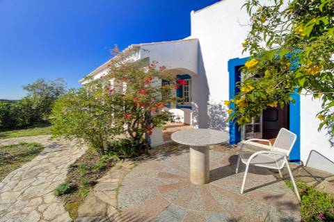 Moradia isolada T3 com espetacular vista de campo e vista mar