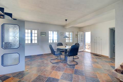 Moradia isolada T3 com espetacular vista de campo e vista mar