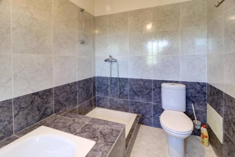 Moradia isolada T3 com espetacular vista de campo e vista mar