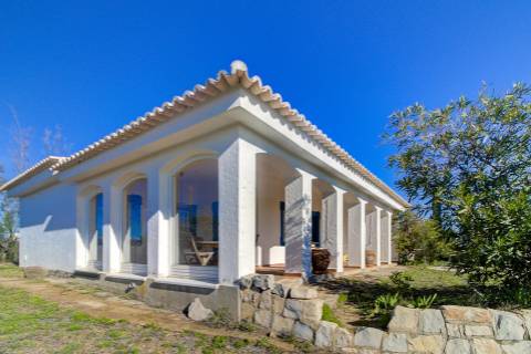 Moradia isolada T3 com espetacular vista de campo e vista mar