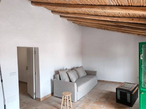 MORADIA RENOVADA - PRONTA A HABITAR - COM PÁTIO - EM CERCADO - BALURCOS - ALCOUTIM - ALGARVE