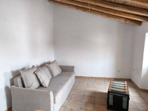 MORADIA RENOVADA - PRONTA A HABITAR - COM PÁTIO - EM CERCADO - BALURCOS - ALCOUTIM - ALGARVE