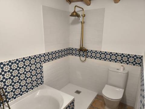 MORADIA RENOVADA - PRONTA A HABITAR - COM PÁTIO - EM CERCADO - BALURCOS - ALCOUTIM - ALGARVE