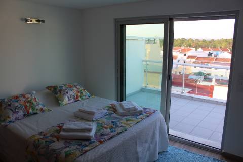 APARTAMENTO DUPLEX T0 COM DUAS VARANDAS - PRÓXIMO À PRAIA DE MONTE GORDO - VRSA - ALGARVE
