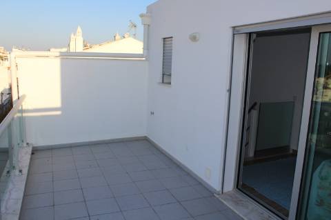 APARTAMENTO DUPLEX T0 COM DUAS VARANDAS - PRÓXIMO À PRAIA DE MONTE GORDO - VRSA - ALGARVE