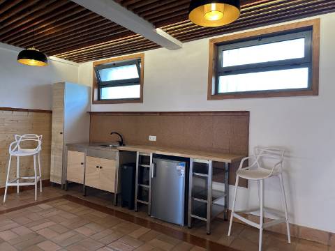 Charmoso espaço comercial/Loja na Fuseta