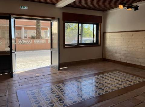 Charmoso espaço comercial/Loja na Fuseta