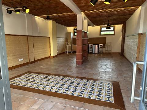 Charmoso espaço comercial/Loja na Fuseta