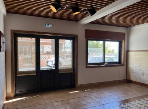 Charmoso espaço comercial/Loja na Fuseta
